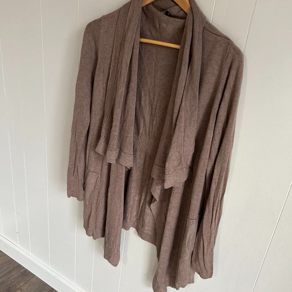 Beautiful Cardigan - Picture 3 of 5